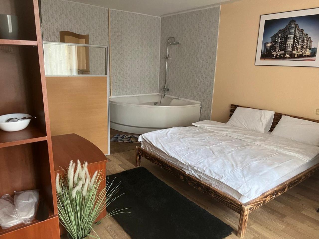 Hostel Krone Gok Zatishok เคียฟ ภายนอก รูปภาพ